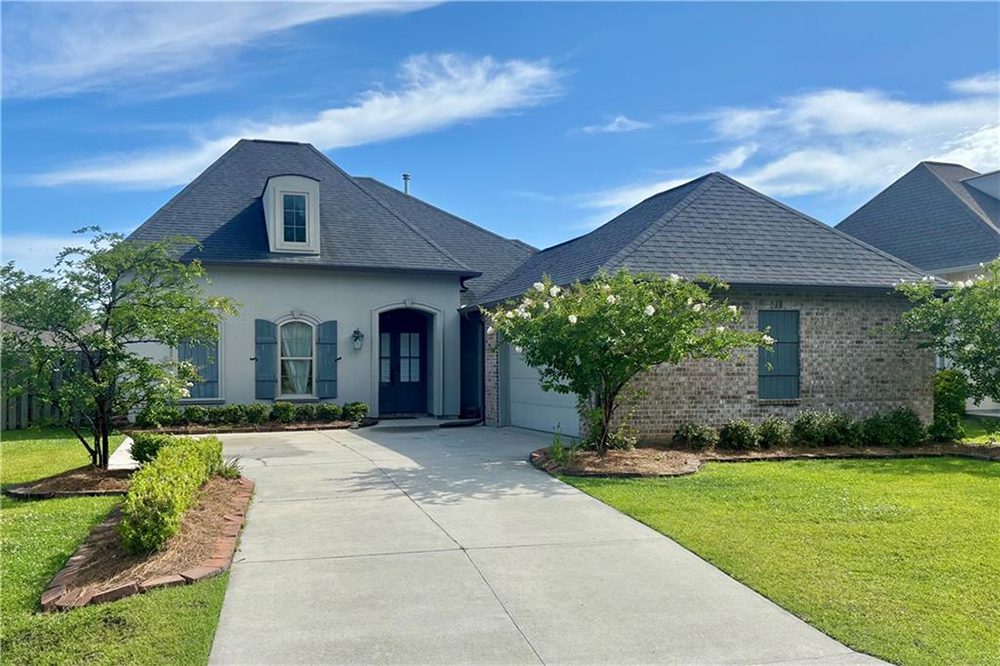 1-1325 Audubon Exterior