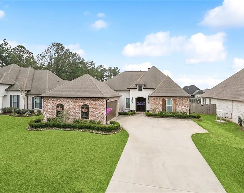 1-2060 Cypress Crossing Side Entry Garage
