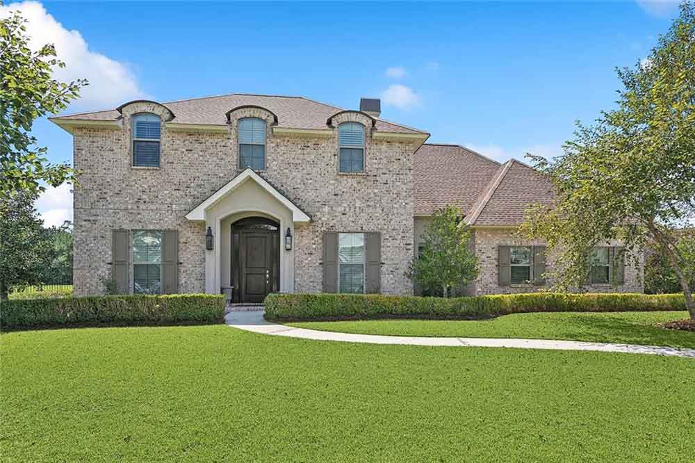 1-208-Merion-Circle-Front-Exterior