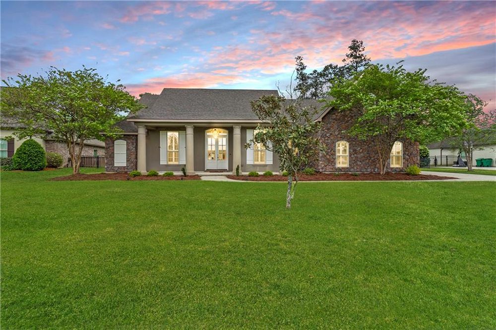 1-216 Merion Circle Exterior