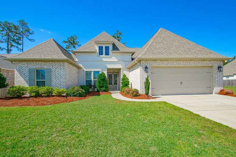 1-745-Grey-Heron-Front-Yard