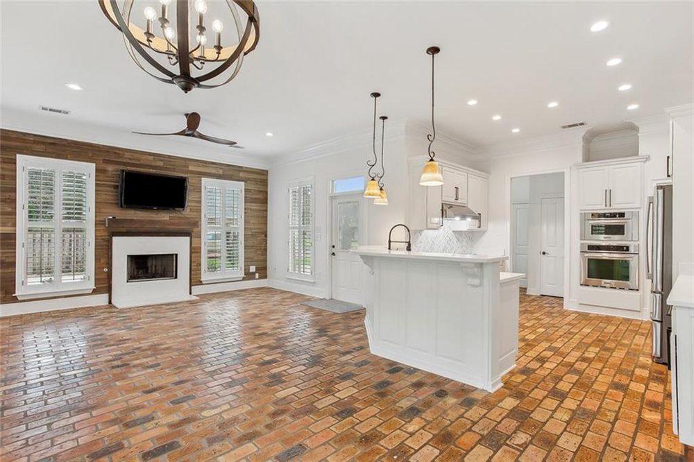 10- 717 Sugar Pine Circle Kitchen Lighting