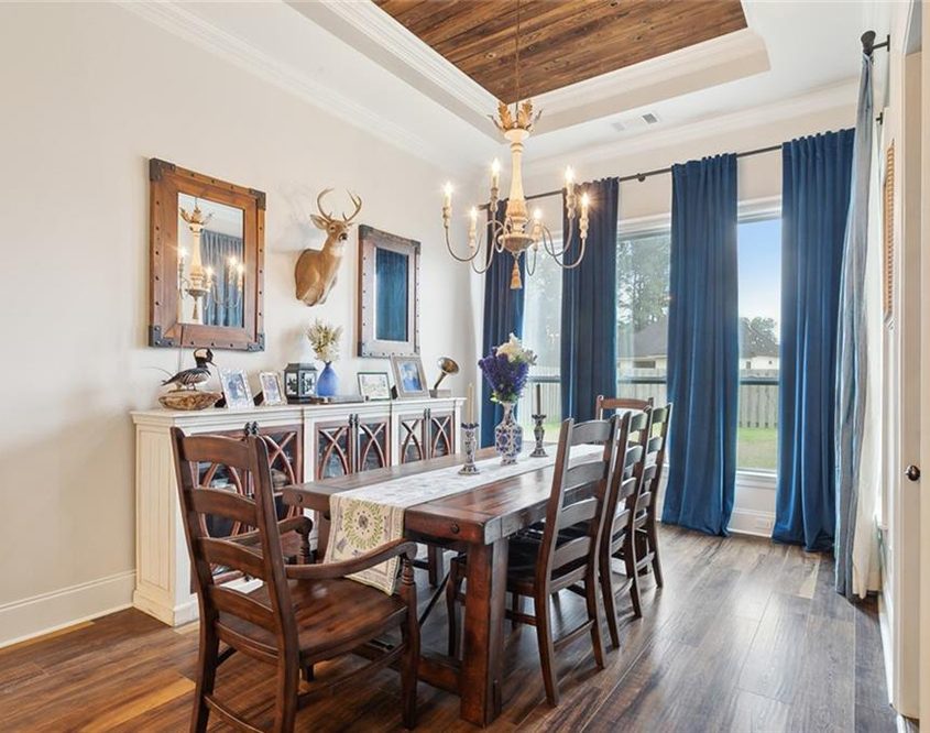 11- 2060 Cypress Crossing Dining Room