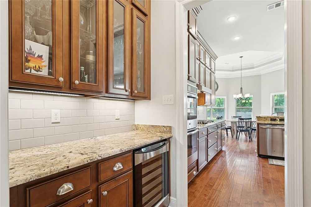 11-208-Merion-Circle-Butler's-Pantry