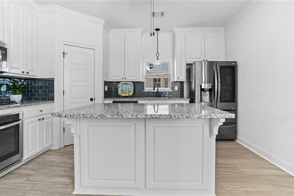 11- 3021 Lost Lake Kitchen Island