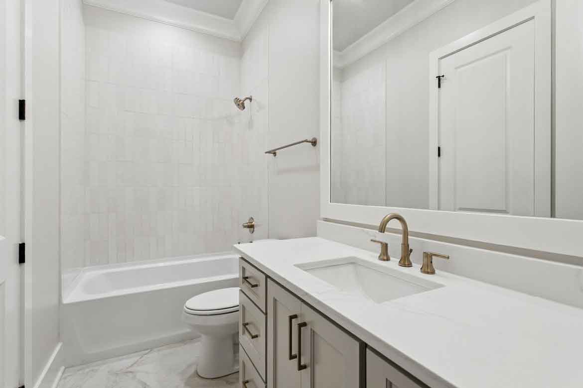 11-508-Blue-Heron-Lane-Secondary-Bathroom