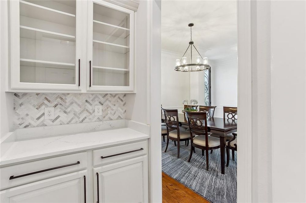 11- 717 Sugar Pine Circle Butler Pantry