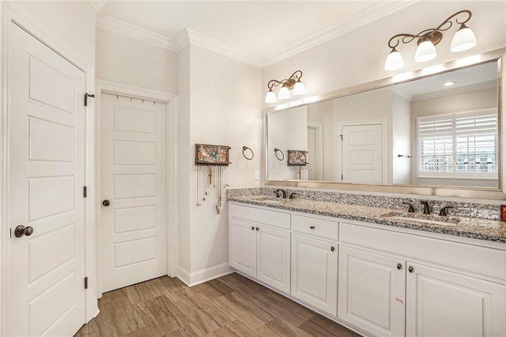 12- 3108 Lost Lake Master Bathroom