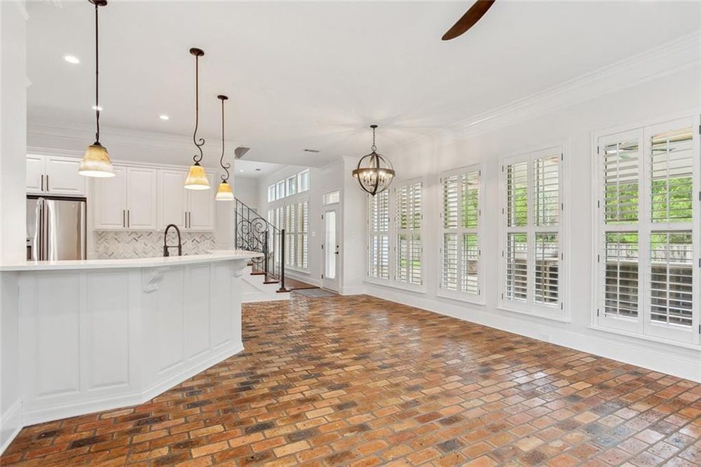 12- 717 Sugar Pine Circle Brick Accents