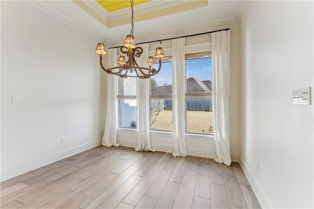 12- 8084 Bedico Trail Breakfast Space