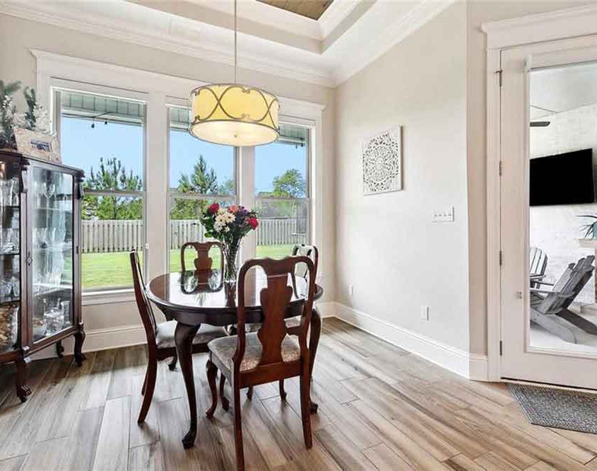 13-2040-CYPRESS-BEND-Lane-Breakfast-Area