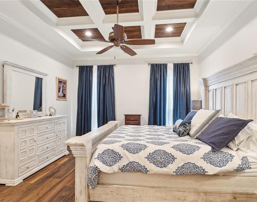 13- 2060 Cypress Crossing Custom Ceiling