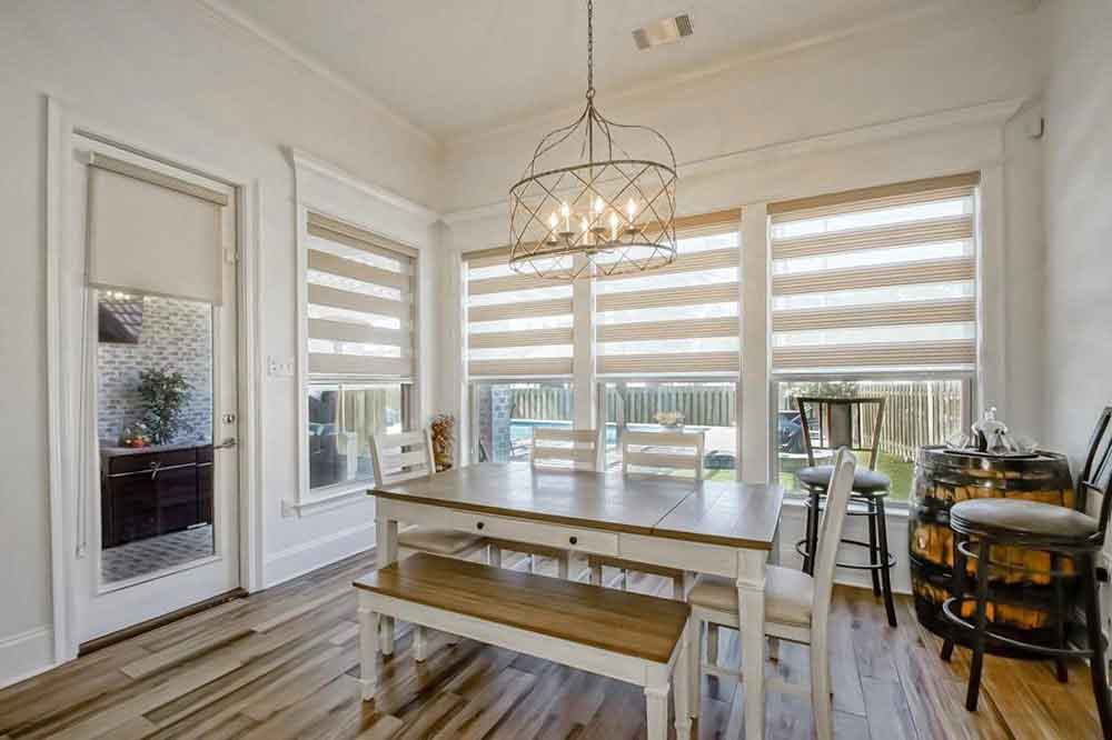 13-745-Grey-Heron-DIning