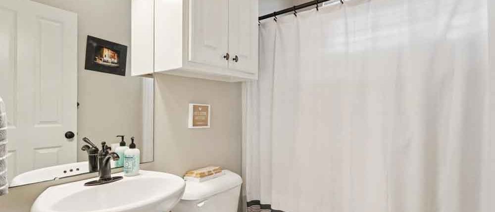 14-1277-Deer-Park-Bathroom