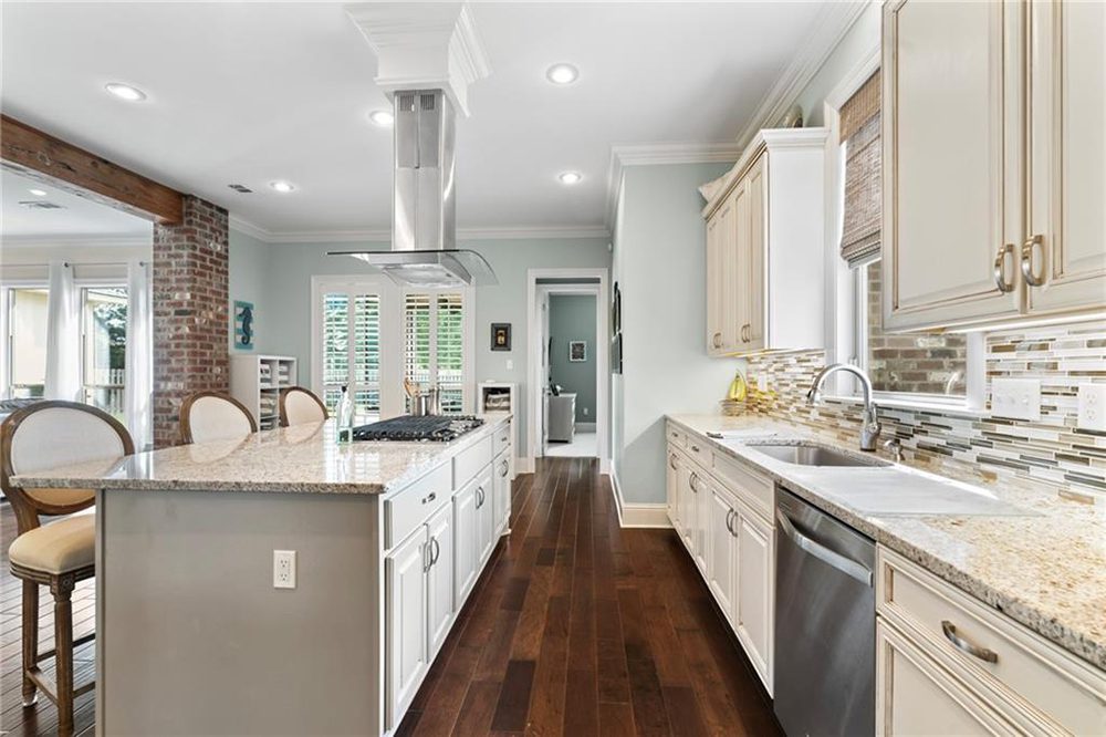 14-274 W. Longview Court