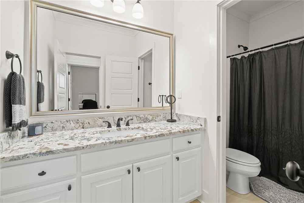 15-1336-Audubon-Pkwy.-Bathroom