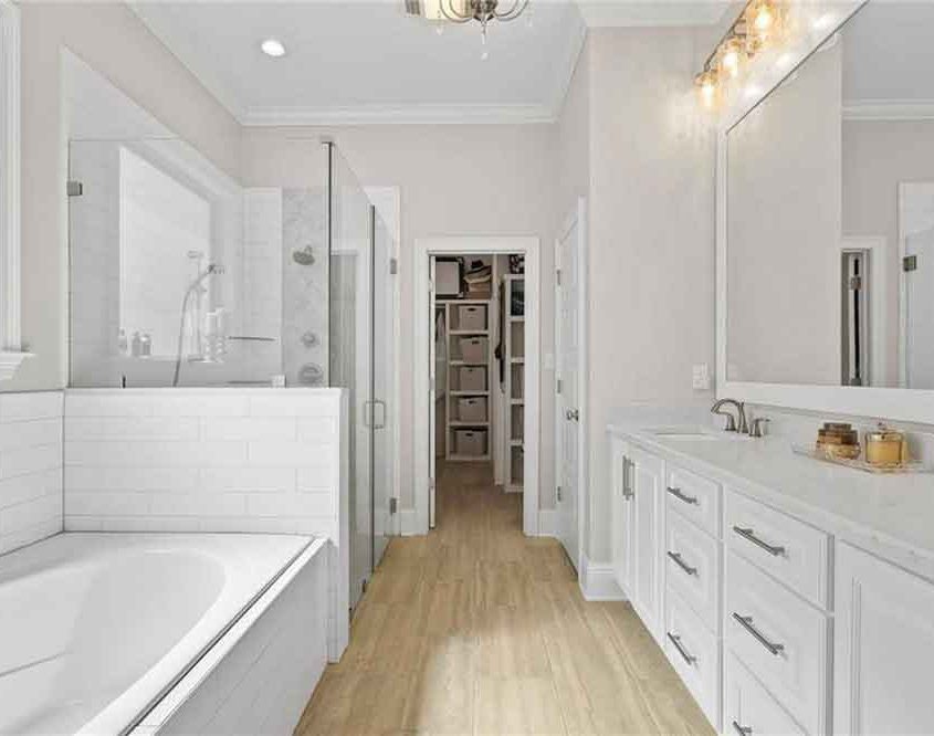 15-2005-Cypress-Bending-Master-Bathroom