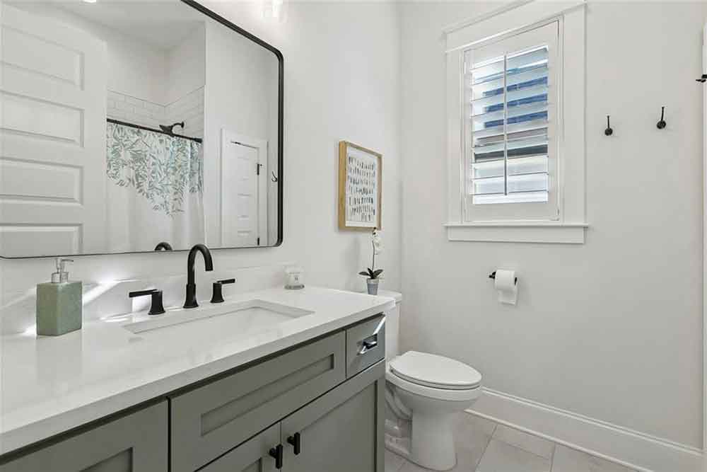 15-7104-Green-Heron-Bathroom