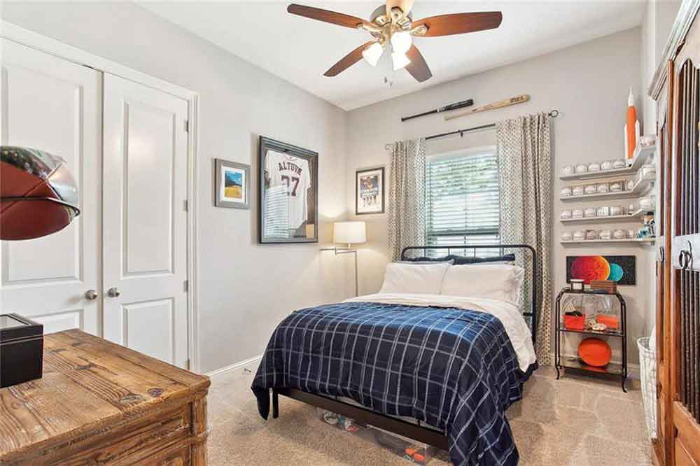 16-1092-Cypress-Crossing-Teen-Bedroom