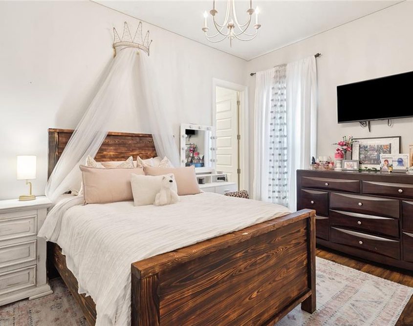 16- 2060 Cypress Crossing Teen Room