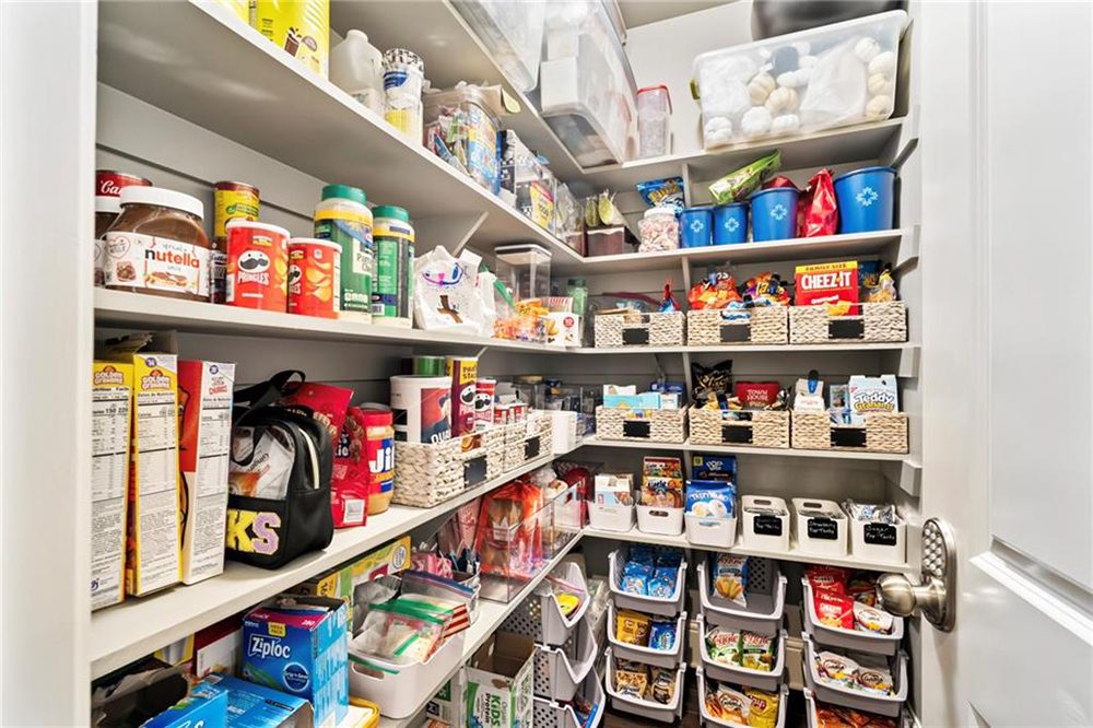 16-274 W. Longview Court