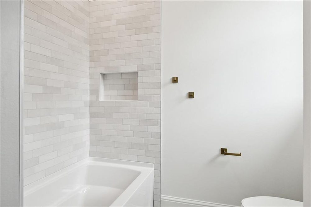 16- 479 Bedico Walk In Shower