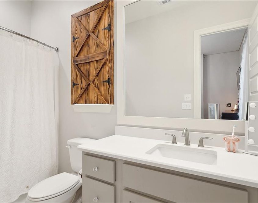 17- 2060 Cypress Crossing Ensuite