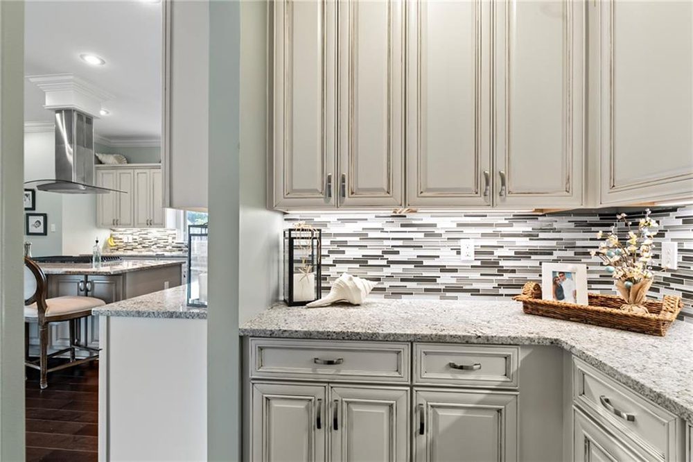 17-274 W. Longview Court