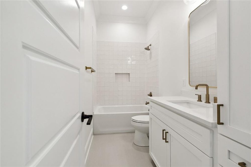 17- 479 Bedico Shower Tub Combo