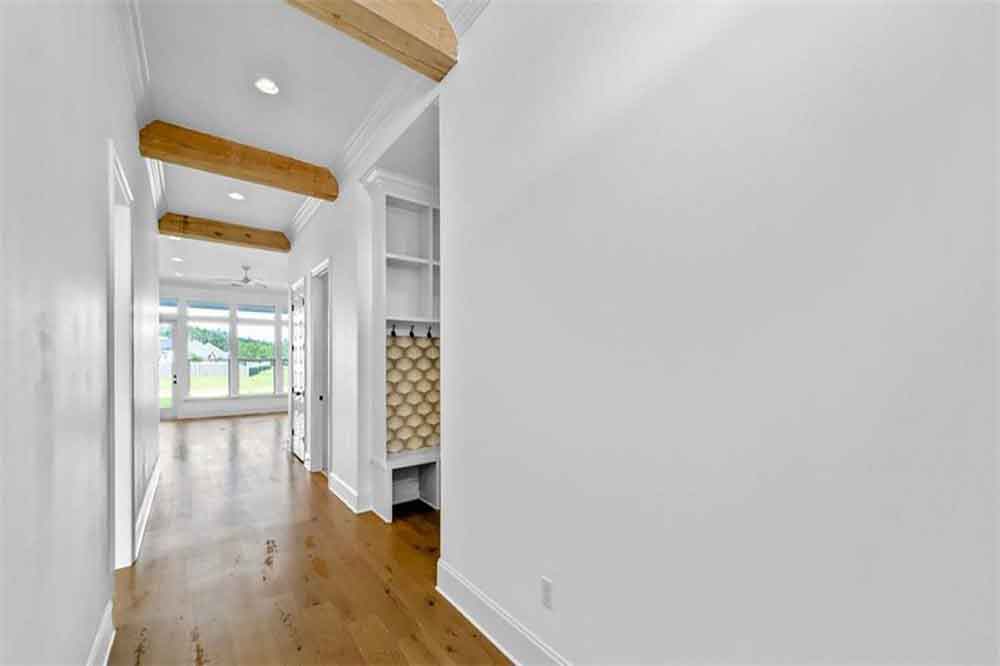 17-7009-BALD-EAGLE-Wood-Accent