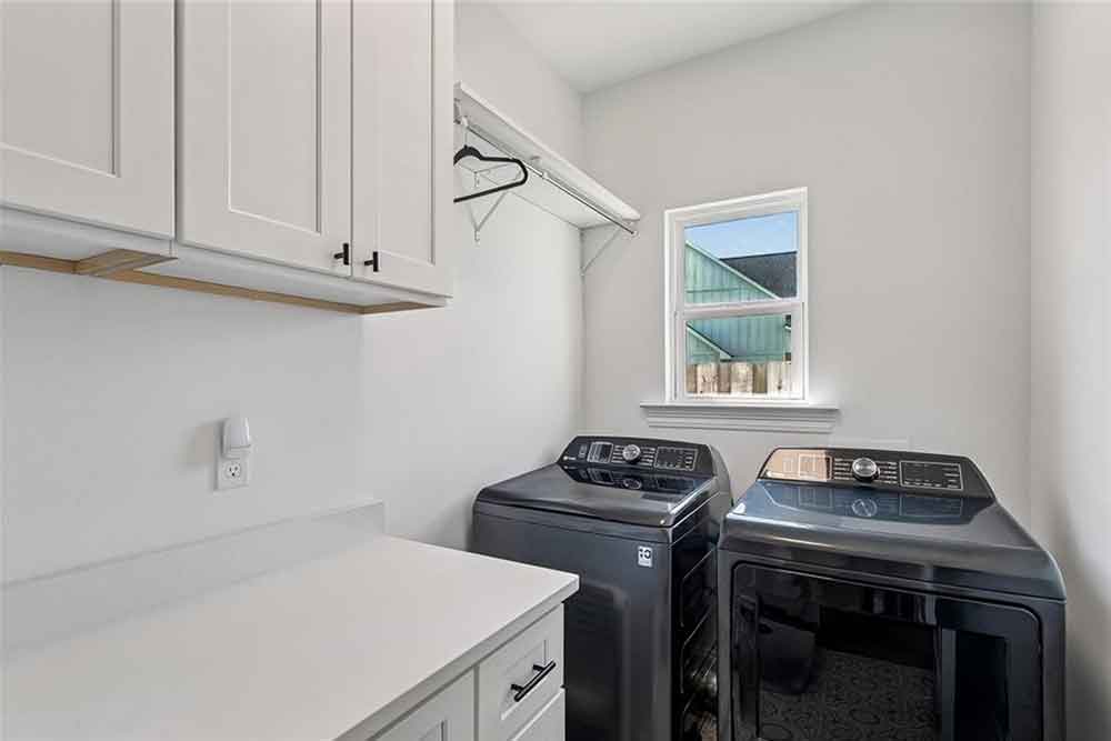 17-7013-Bald-Eagle-Laundry-Room