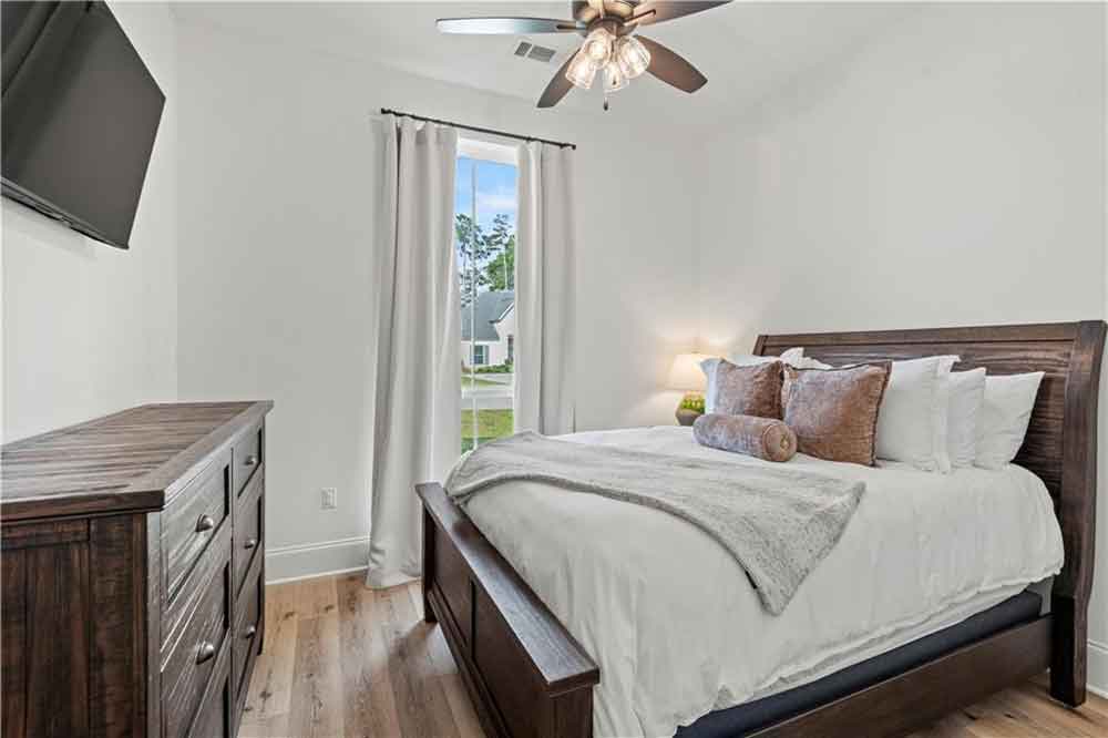 18-1505-Blck-Pine-Court