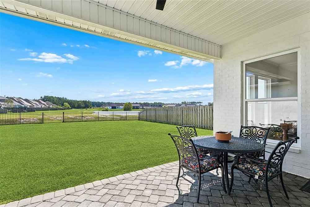 18-7013-Bald-Eagle-Covered-Patio