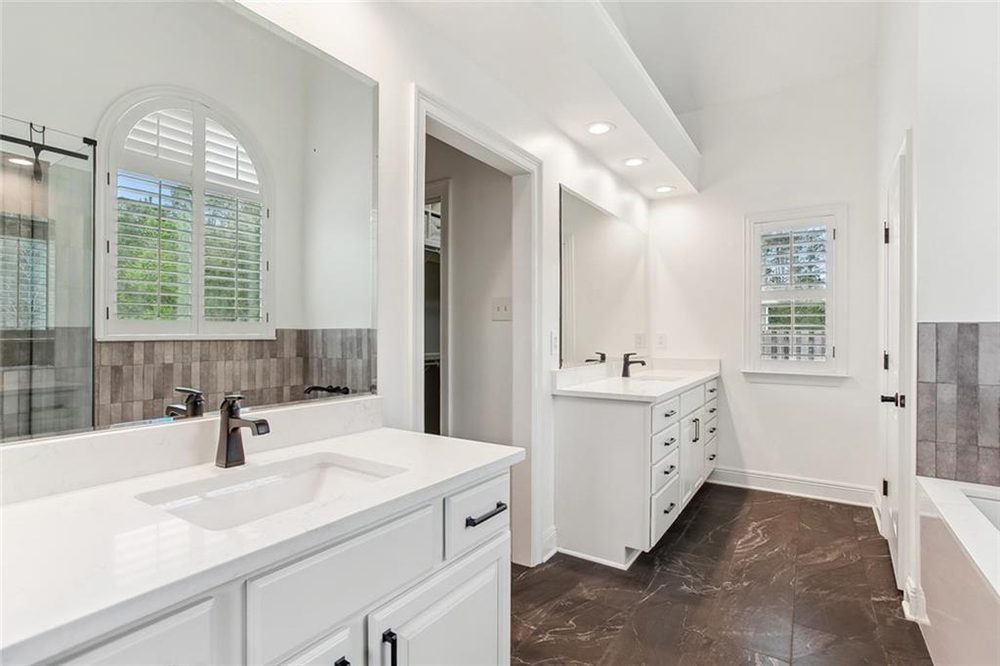 18- 717 Sugar Pine Circle Vanity