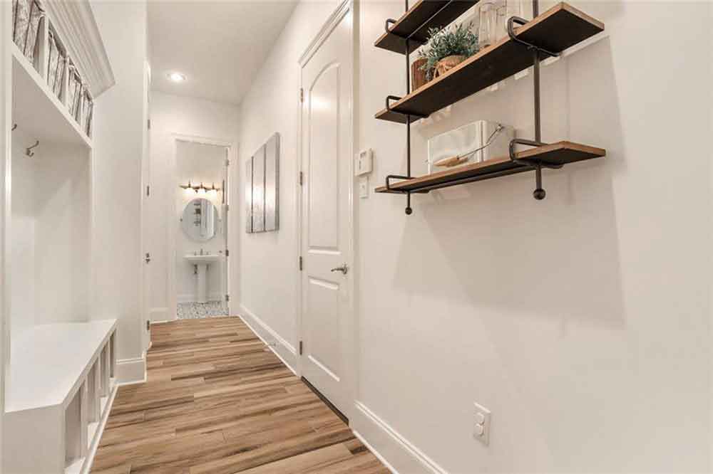 18-745-Grey-Heron-Hallway