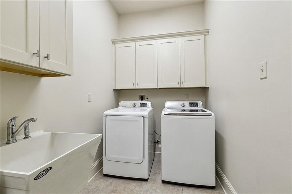 18- Laundry Room 116 St. Calais Place