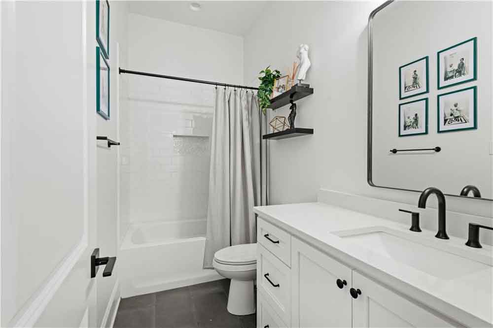 19-1505-Blck-Pine-Court