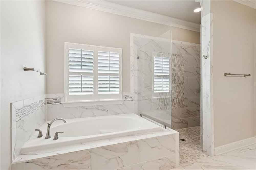 19-208-Merion-Circle-Separate-Garden-Tub