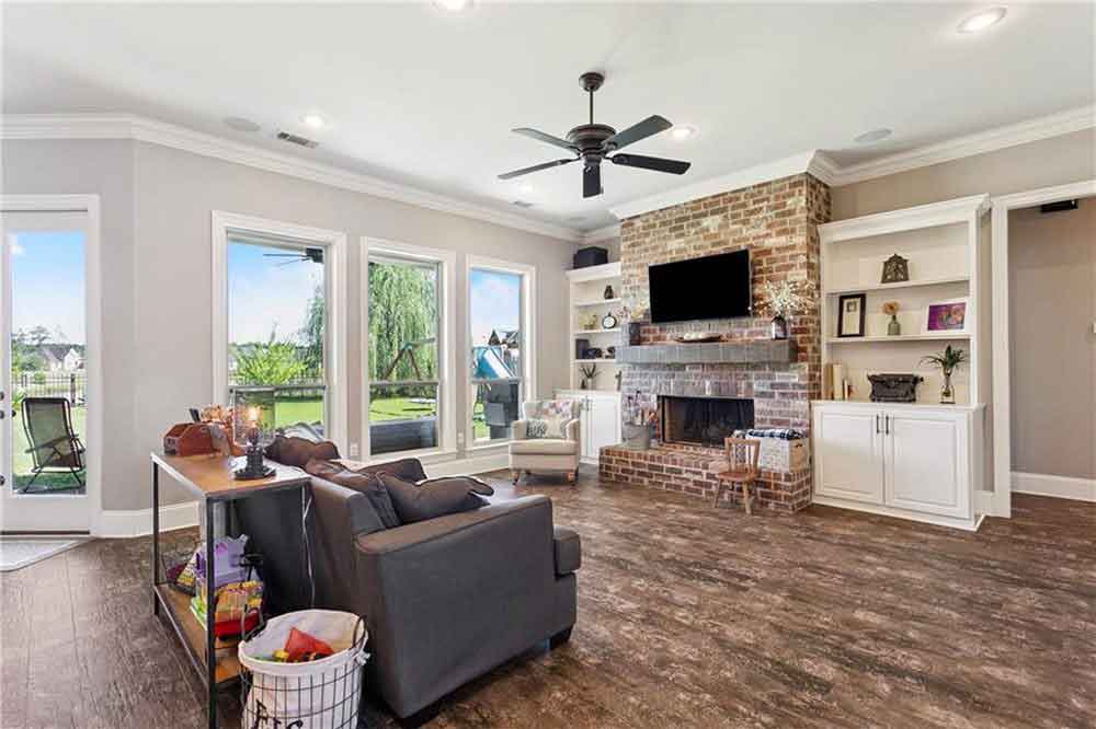 2-1084-Cypress-Crossing-Living-Room