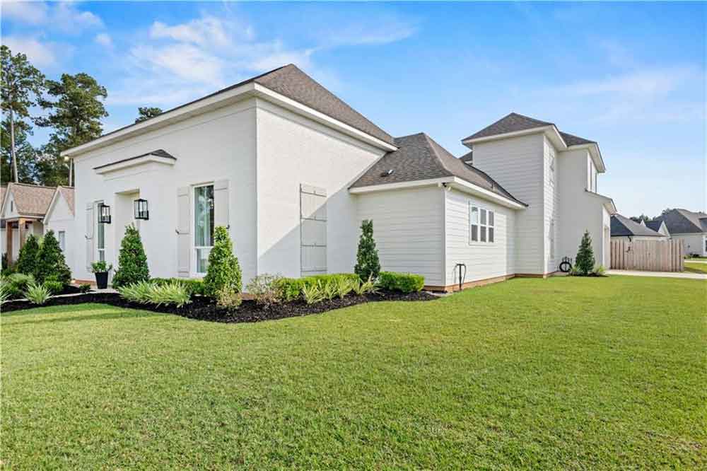 2-1505-Blck-Pine-Court