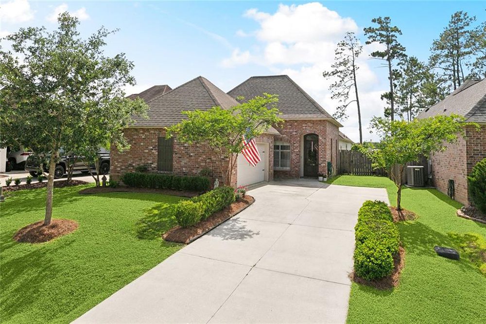 2- 3108 Lost Lake Exterior