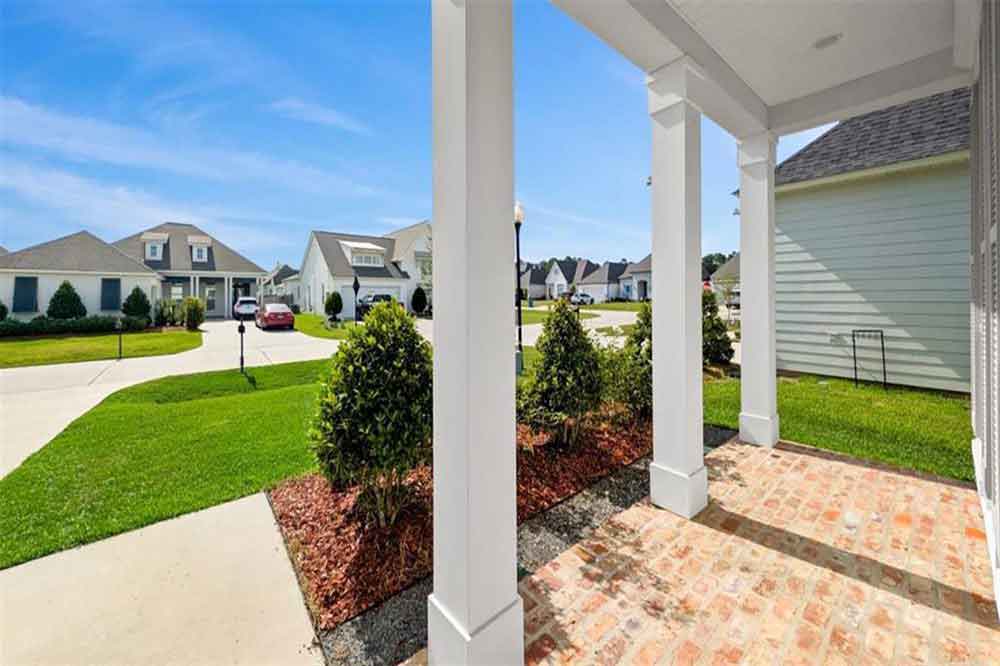 2-7009-BALD-EAGLE-Covered-Front-Porch