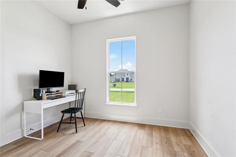 20- 1166 Audubon Pkwy Home Office