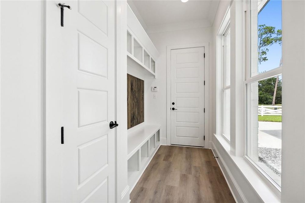 20-479 Bedico Mud Room