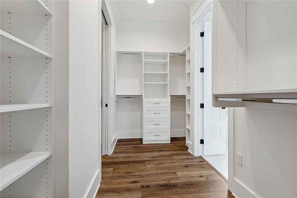 21-1656-Audubon-Custom-Walk-In-CLoset