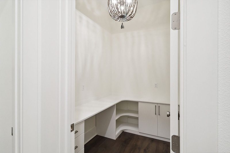 21-7158 Bedicove Drive Office Nook