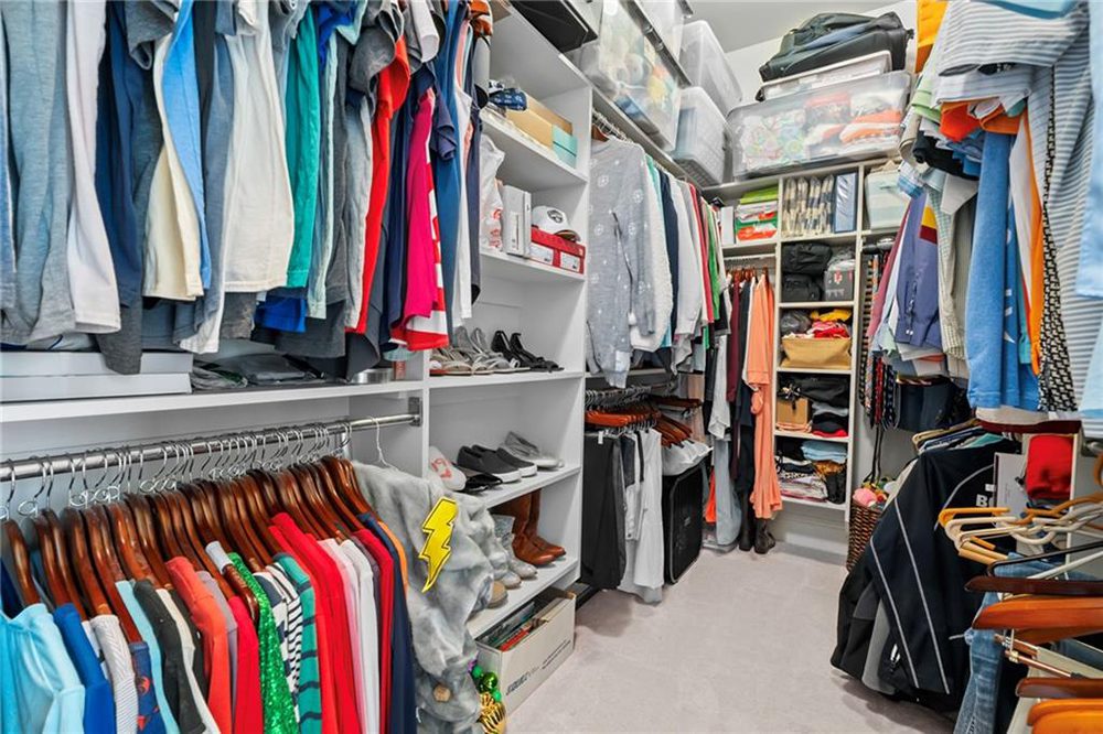 22-274 W. Longview Court