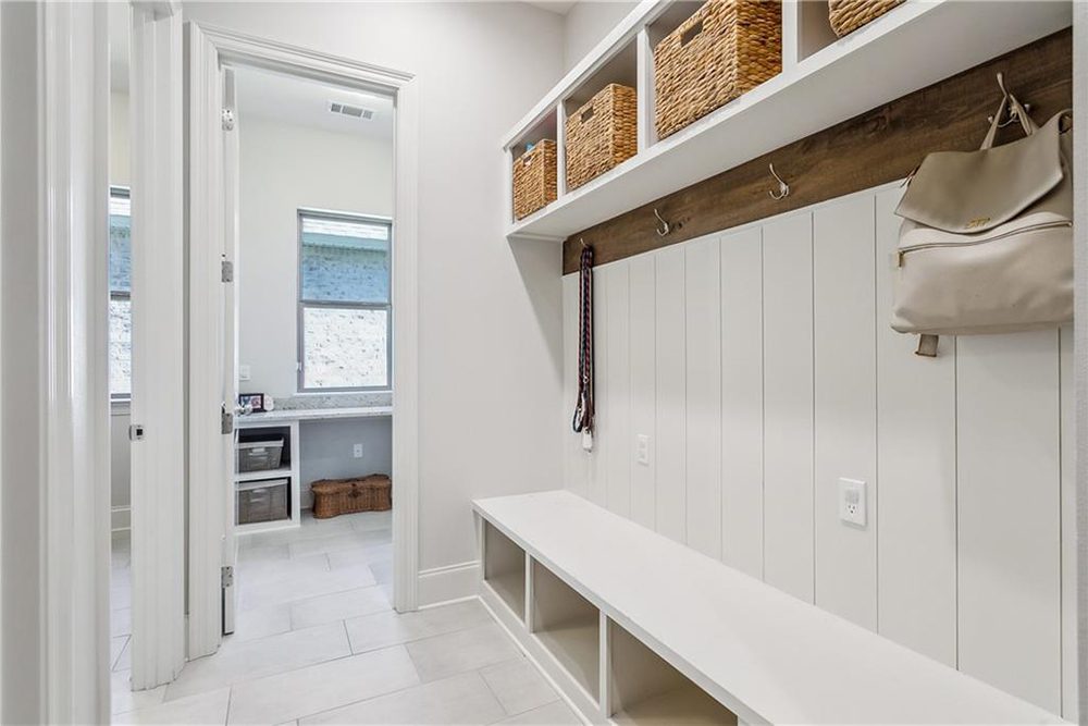 22-432 Blue Heron Mudroom