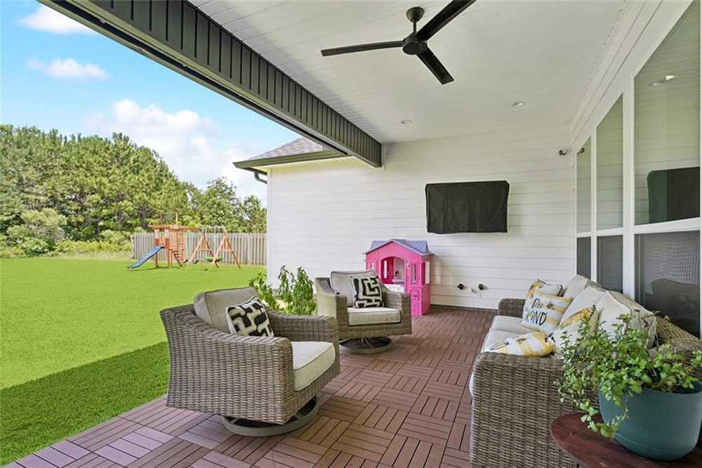 23- 1166 Audubon Pkwy Covered Patio