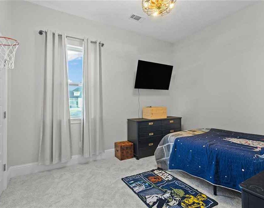 23-2005-Cypress-Bending-Kid-Bedroom